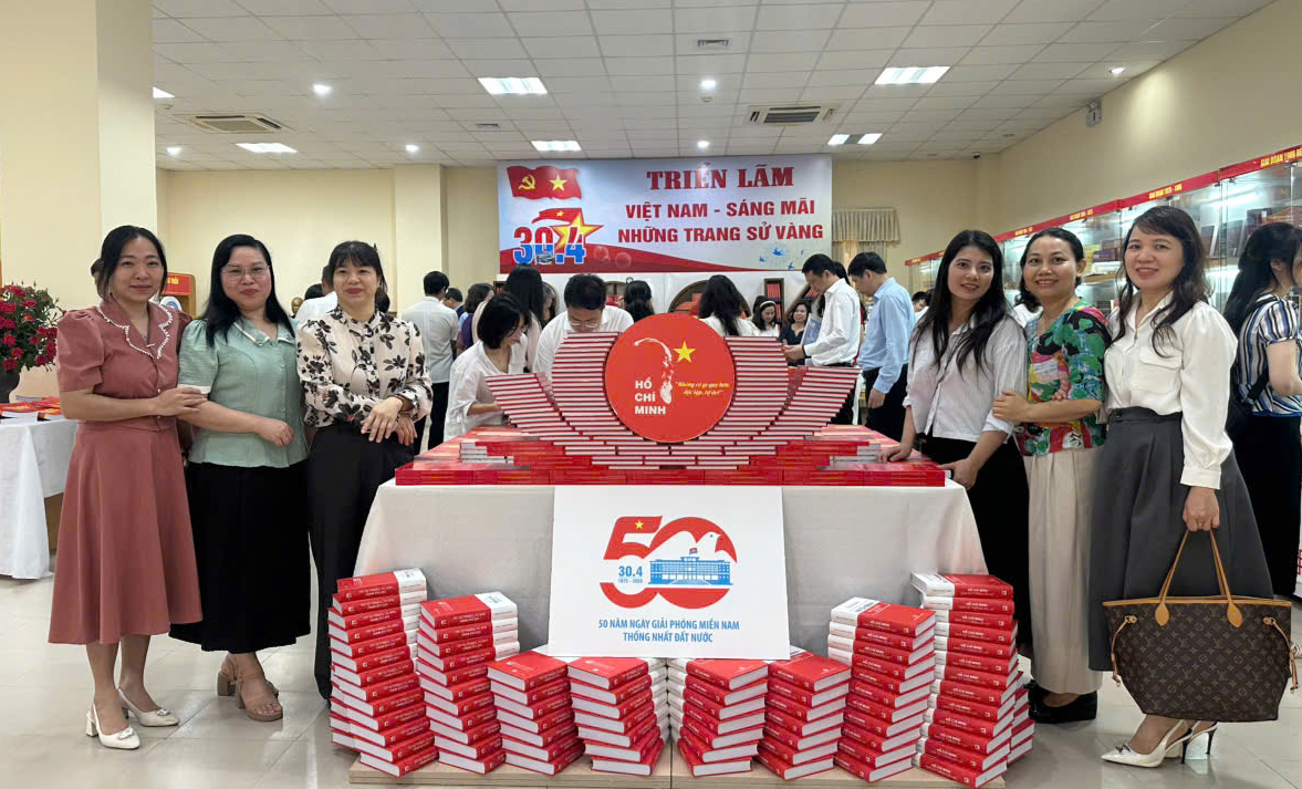 Bế giảng Lớp bồi dưỡng kỹ năng và phương pháp nghiệp vụ phân loại tài liệu thư viện